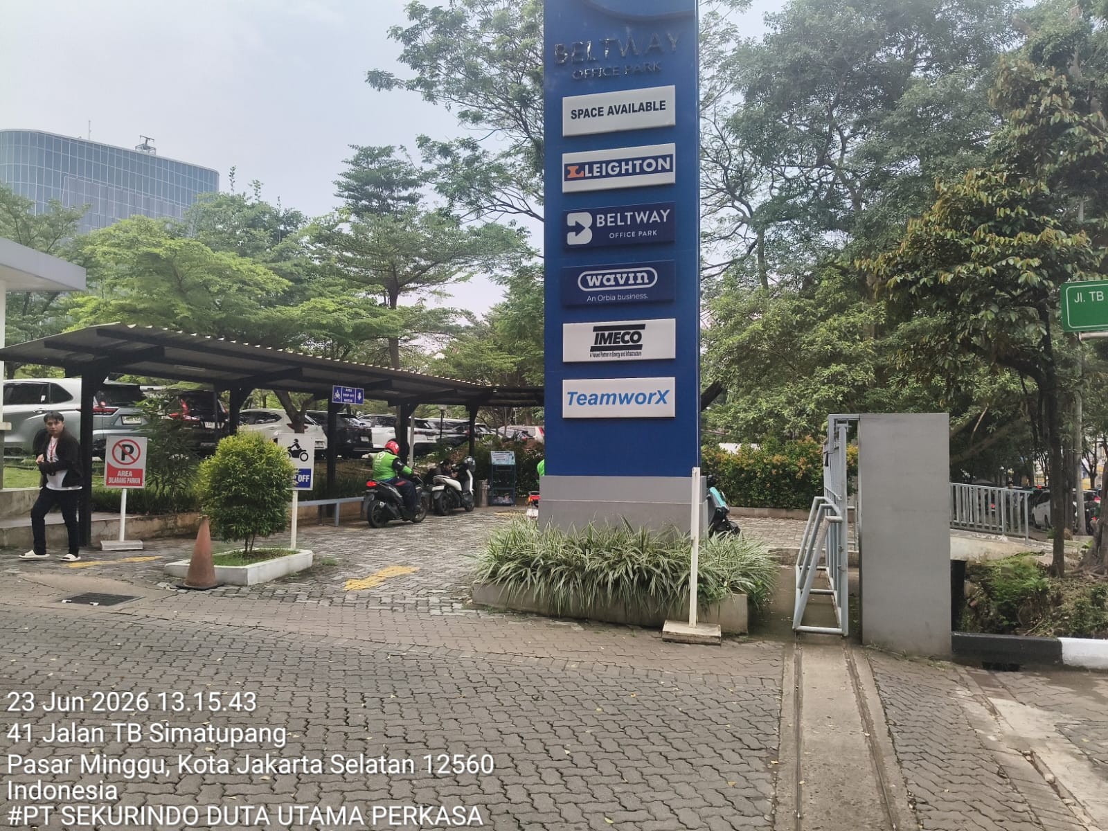 Pintu masuk TB Simatupang